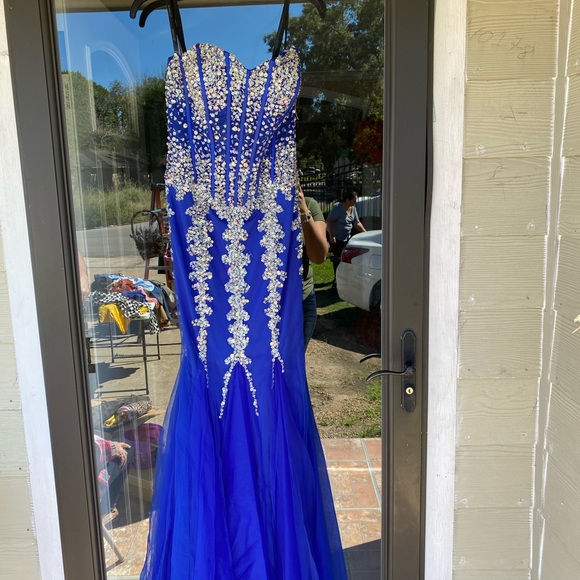 Prom dress - Picture 3 of 4